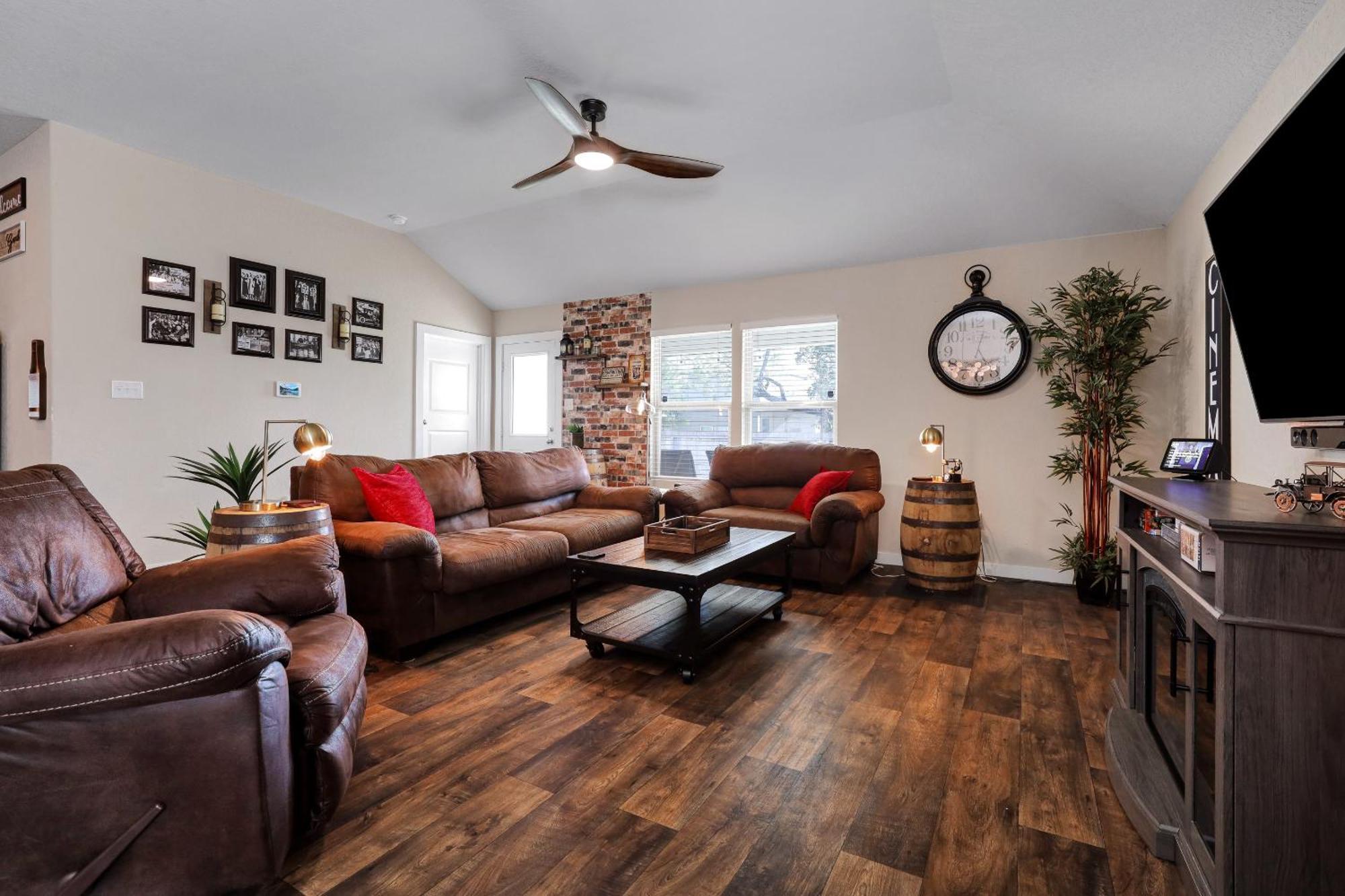 Speakeasy - A Birdy Vacation Rental ซานอันโตนิโอ ภายนอก รูปภาพ