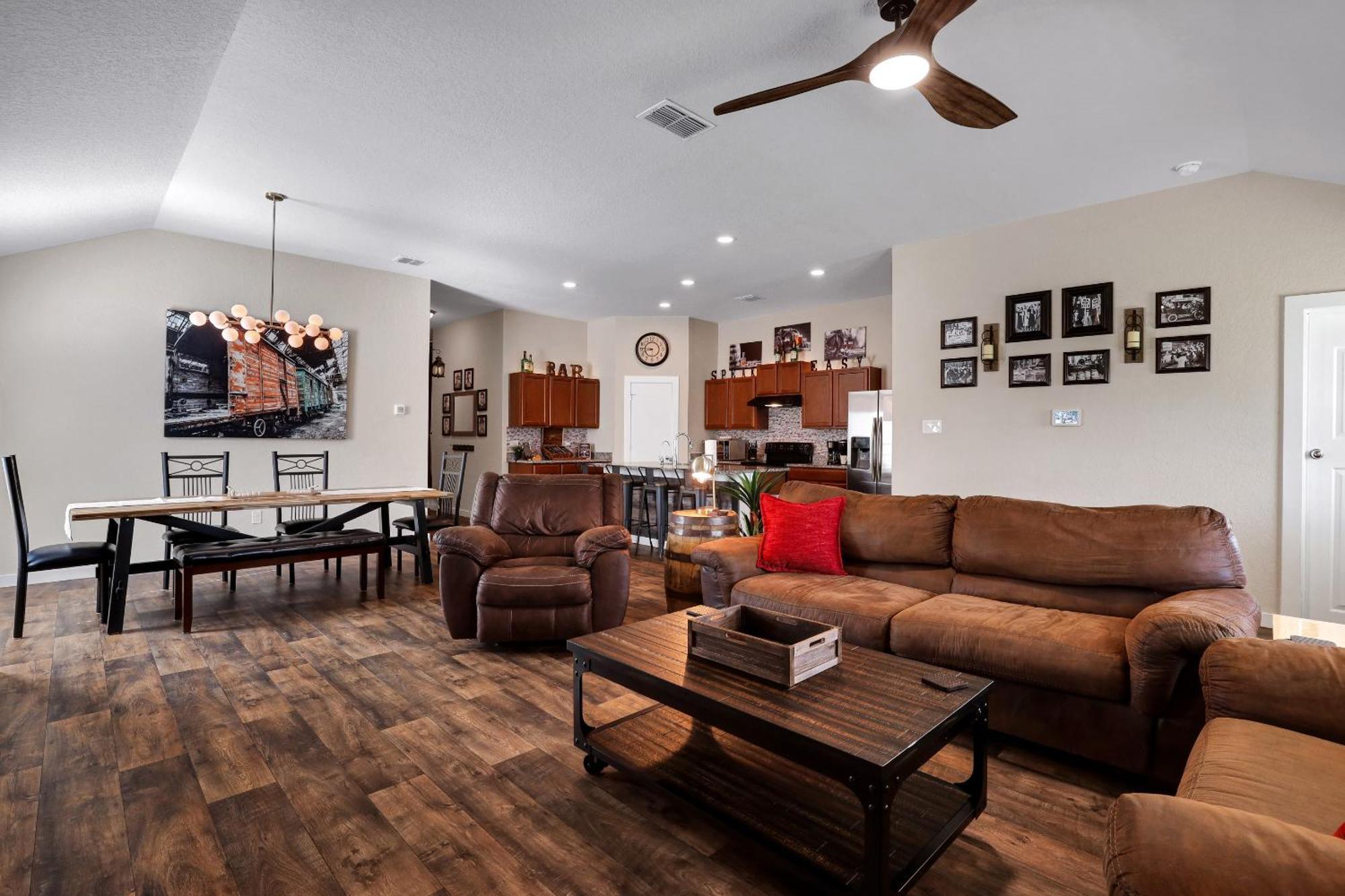 Speakeasy - A Birdy Vacation Rental ซานอันโตนิโอ ภายนอก รูปภาพ